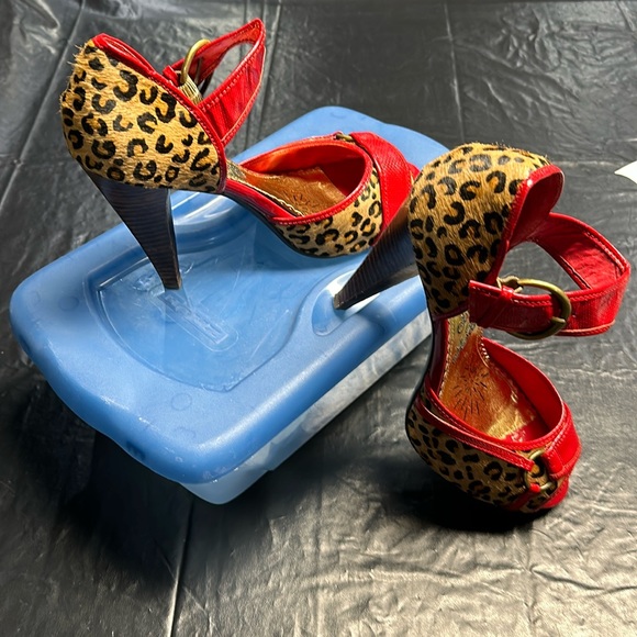 Naughty Monkey Women's Chutes and Ladders 2 Open Toe Pump - Picture 1 of 10